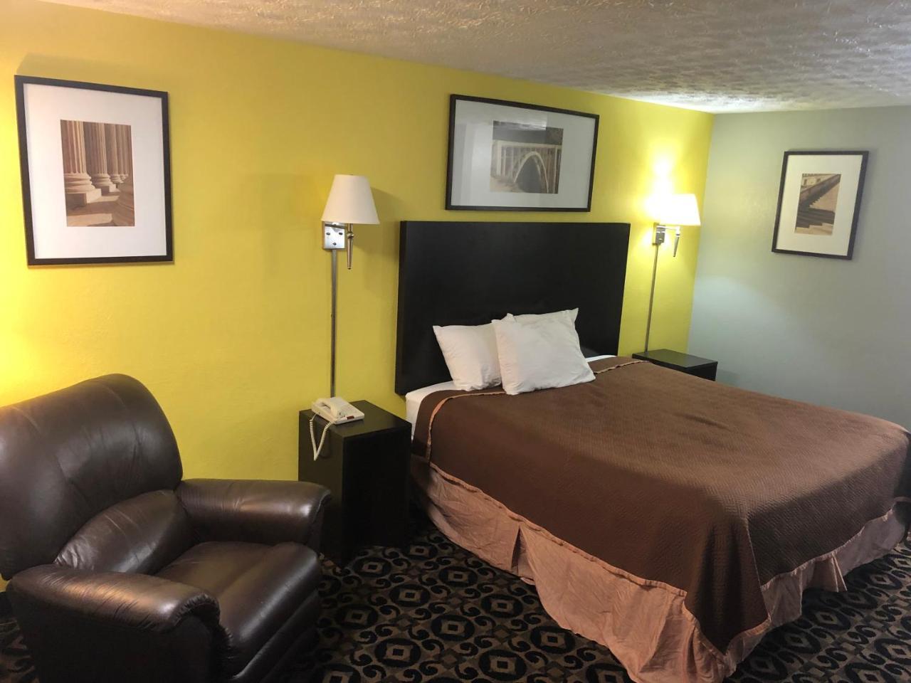 Walton Inn Monroe Exterior photo